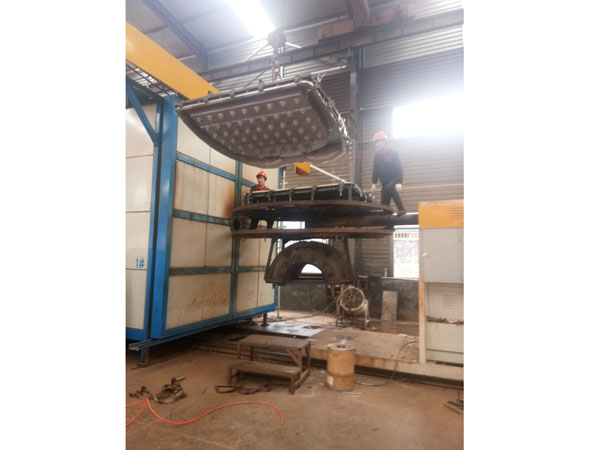 农用机械驾驶楼顶棚模具试模