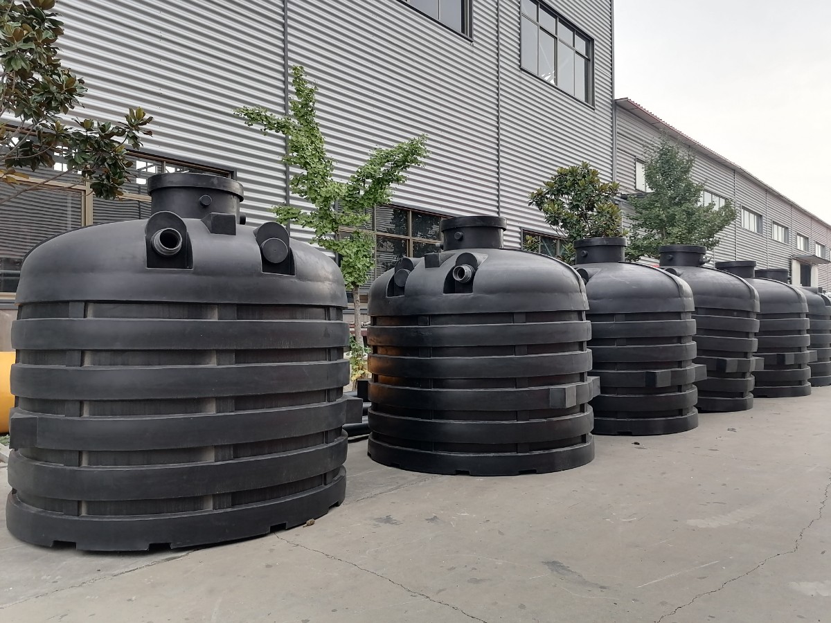 吹塑化粪池、吨桶、200L塑料化工桶 - 江苏圣泰防腐设备东台有限公司
