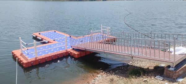 水上浮筒平台